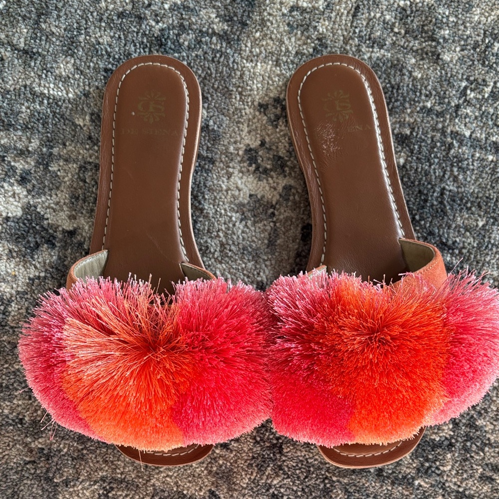 De Siena Vibrant Pom-Pom Sandals
